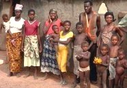 photo of a polygynous family in Nigeria